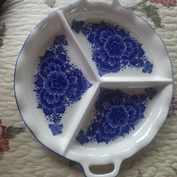 Hand painted Delft divided relish tray. - Picture 3 of 3